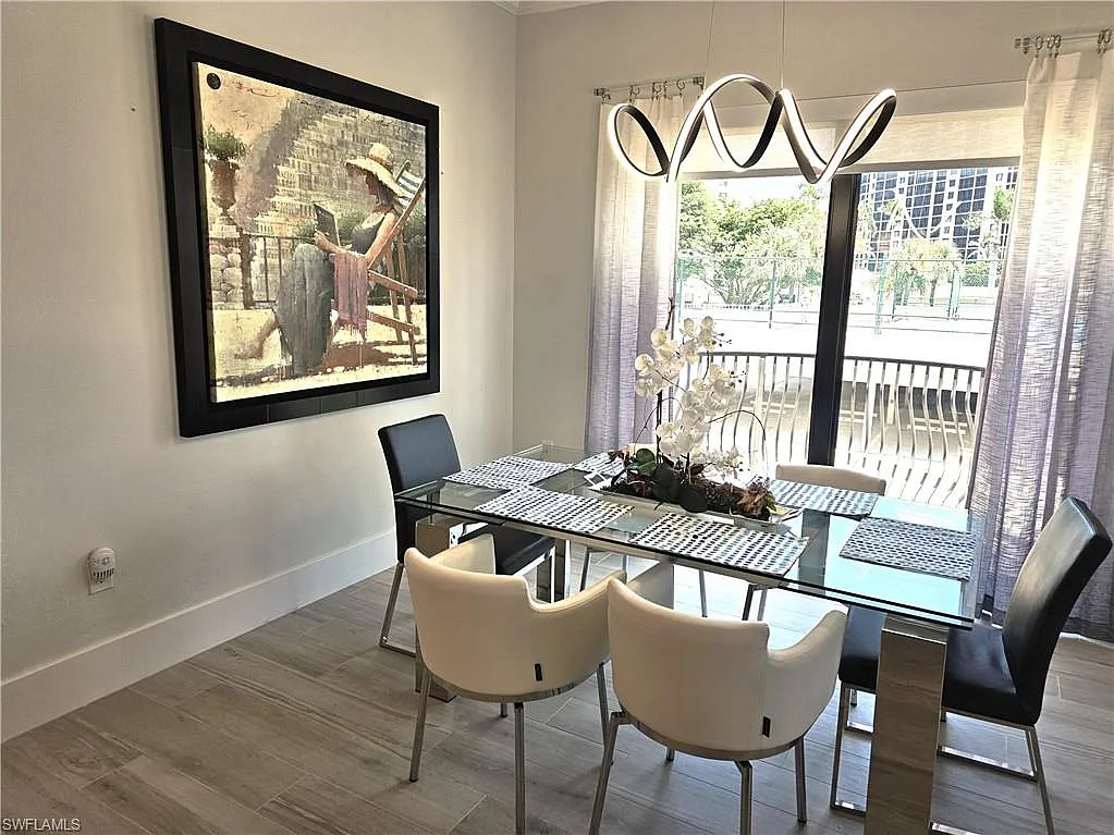 3 bed, 3.5 bath, 2357 sqft, $18,000 — Photo 3