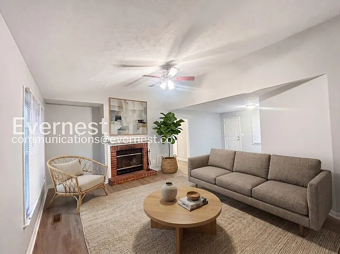 198 Poplar Point Dr — Photo 3