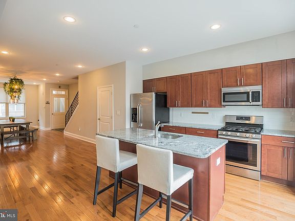 3rd image of 1717 Manton St