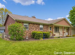 401 Kingwood Dr, Holland, MI 49424