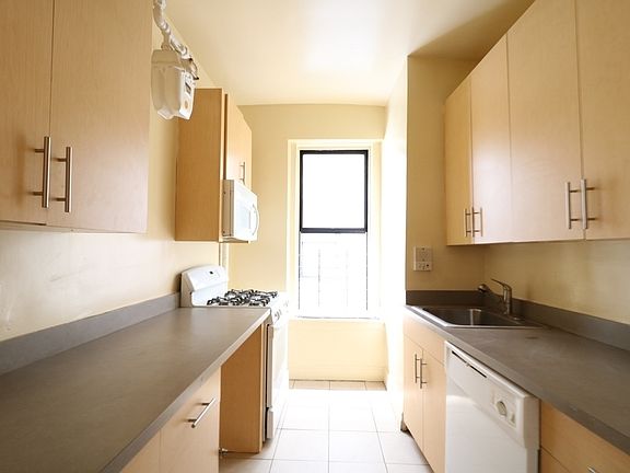 4th image of 667 W 177th St APT 37