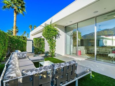 1940 S Barona Rd, Palm Springs, CA, 92264