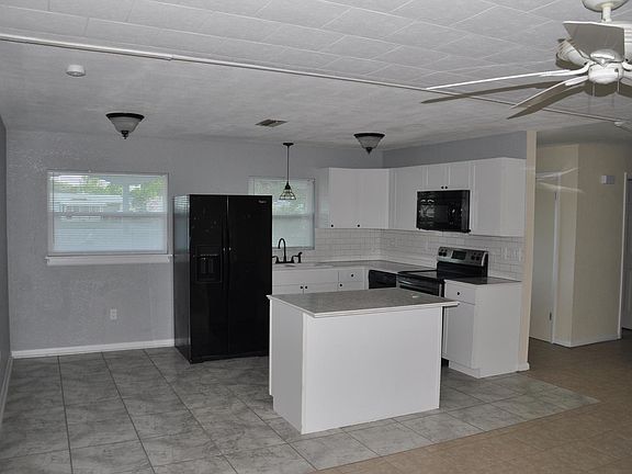 4th image of 3050 Adelma Ct
