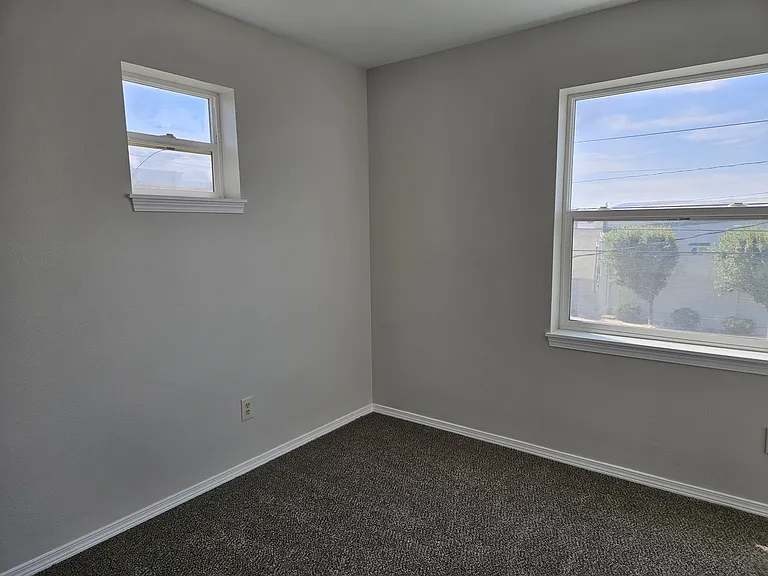 405 W 5th Ave — Photo 8