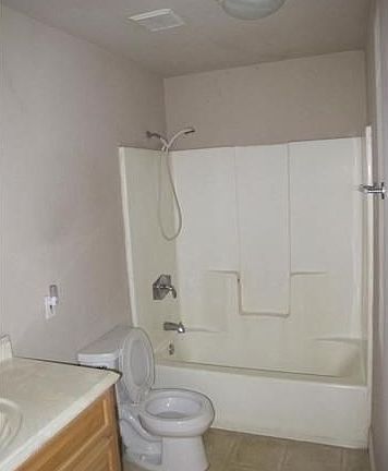 3rd image of 4425 Tremont St #21