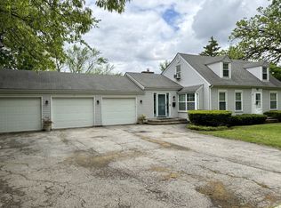 166 Harvey Ave, Grayslake, IL 60030