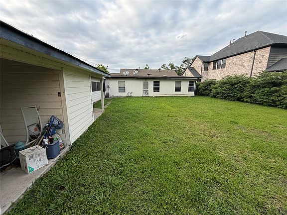5th image of 6501 Schiller St