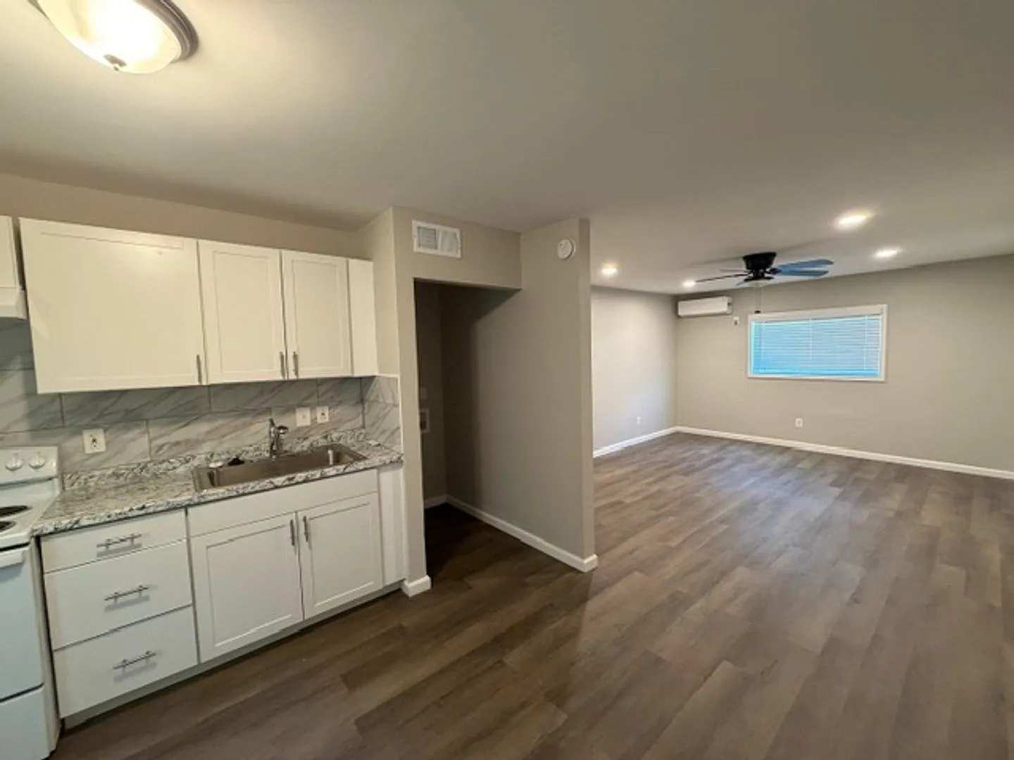 Room in 2 Bedroom Home in Marietta — Photo 1