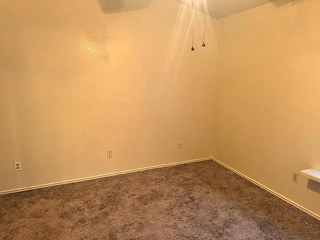 403 E Hogan Dr #- — Photo 8