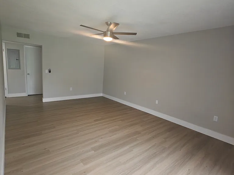 4405 S Semoran Blvd #7 — Photo 12