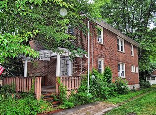 29 Springhouse Ln, Glenside, PA 19038