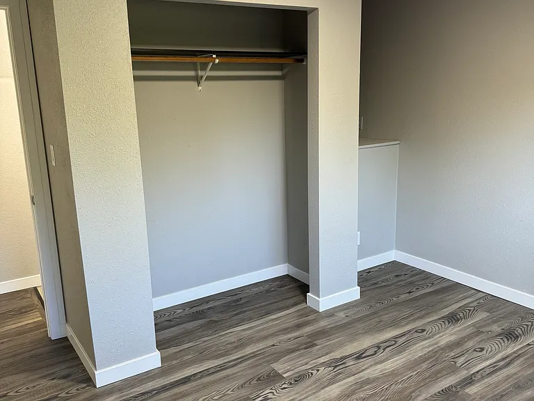 1730 Broadway St — Photo 13
