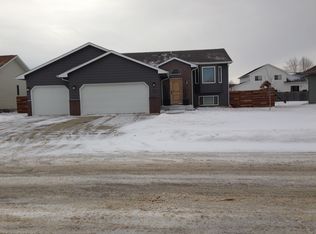 7105 S Mogen Ave, Sioux Falls, SD 57108