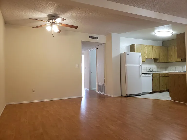 1117 Havenhurst Dr #105 — Photo 10