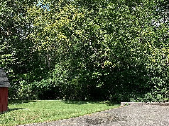 3rd image of 422 Hallam Ave
