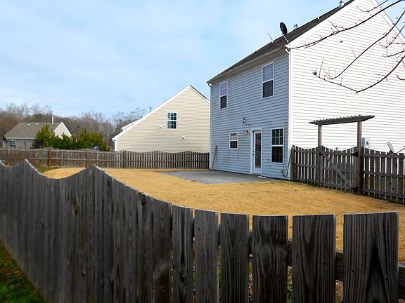 3rd image of 1715 Great Bend Dr