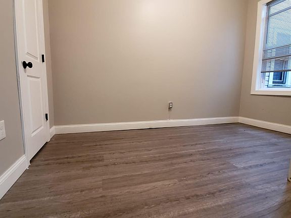 4th image of 122 Virginia Ave #2RS