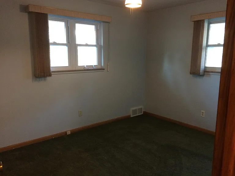 247 Schrop Ave — Photo 6