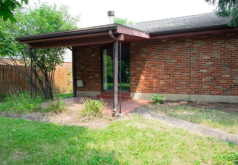 3160 Honeysuckle Dr — Photo 5