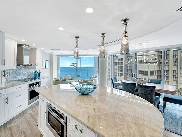 4041 Gulf Shore Blvd N #703 — Photo 14
