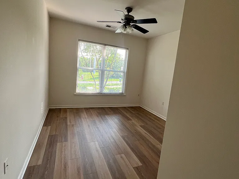 3820 Lightfoot St #120 — Photo 8