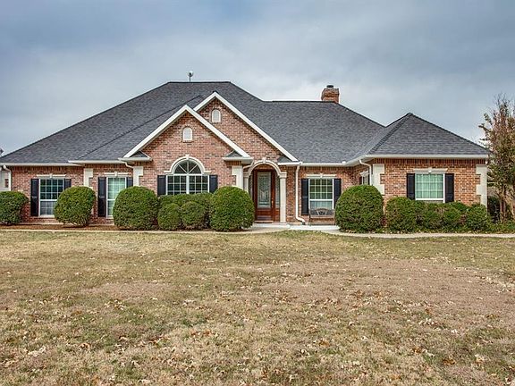 2nd image of 390 Cattlebaron Parc Dr