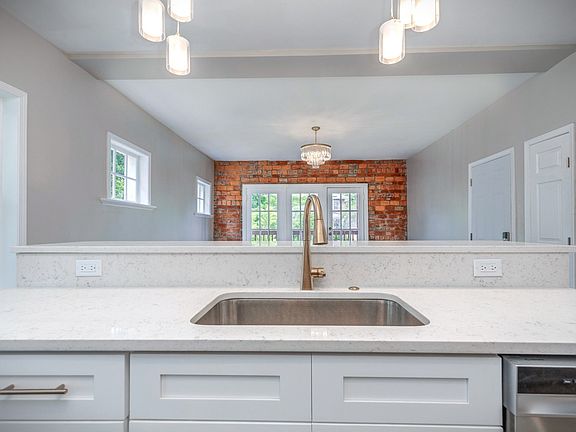 5th image of 6030 Cates Ave Unit 2W