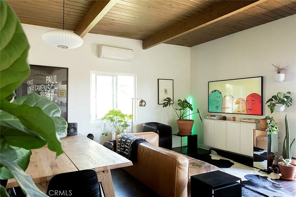 3 bed, 1.5 bath, 1200 sqft, $5,995 — Photo 4