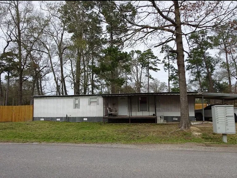 2024 Carr Ln #1 — Photo 2