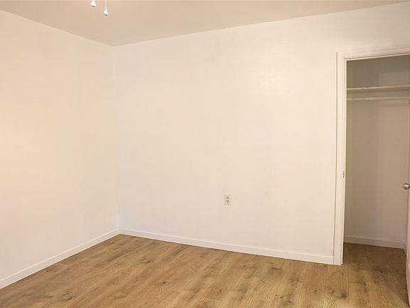 5th image of 10 Jenkins St