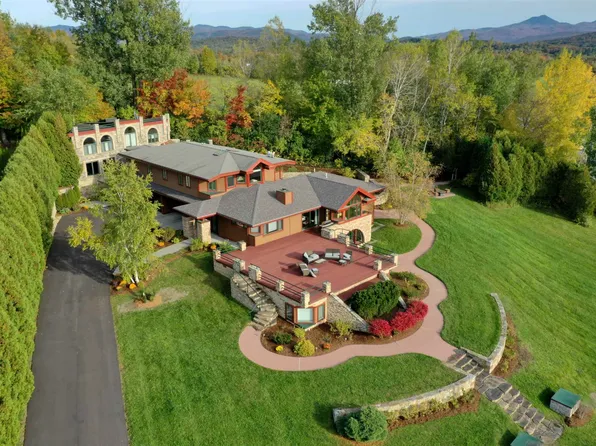 18 Ledgewood Drive, Williston, VT 05495