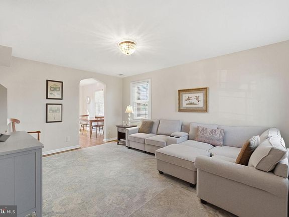 5th image of 1120 Powhatan St