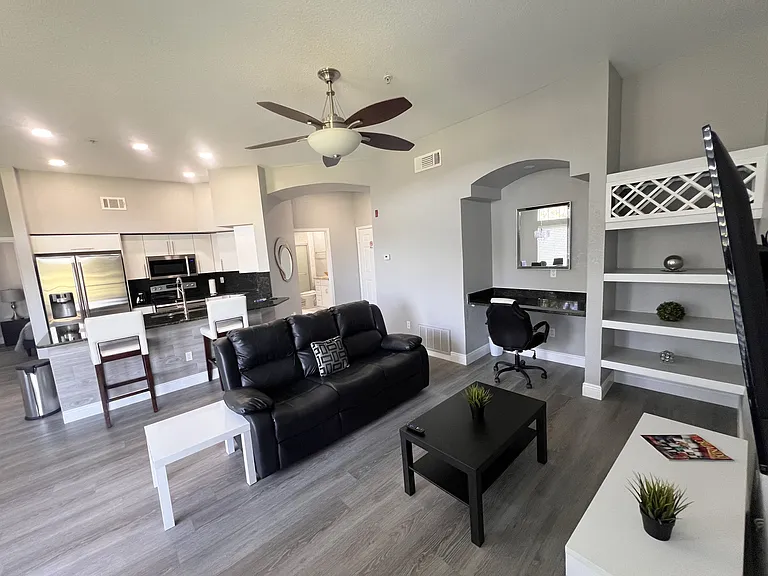 7340 Westpointe Blvd #335 — Photo 3