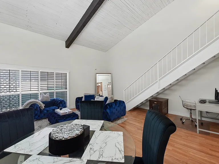 5460 White Oak Ave #B309 — Photo 7