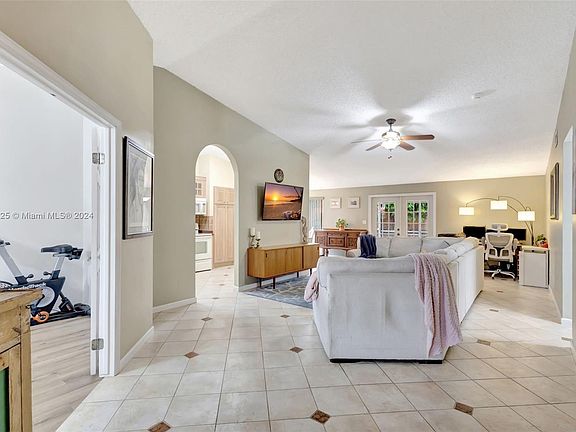 2nd image of 130 Sherwood Dr
