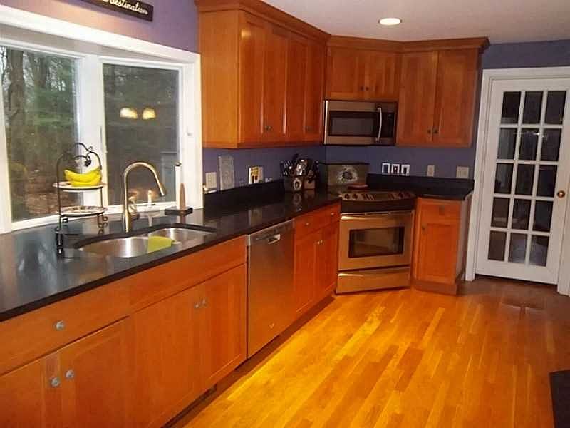 1st image of 184 Hemlock Dr