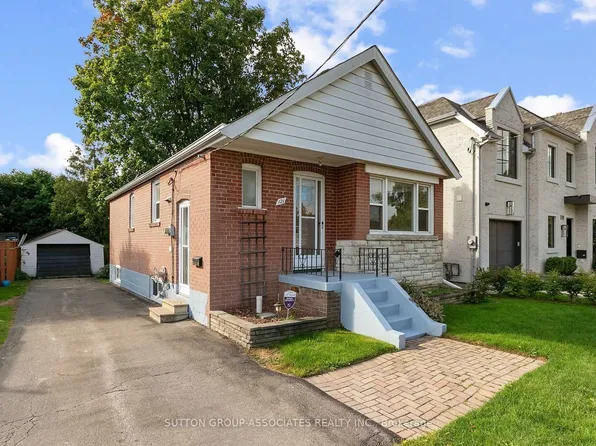 121 Yardley Ave, Toronto, ON M4B 2B3