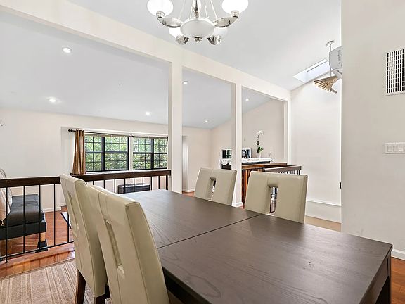 5th image of 121-20 Keel Ct #2