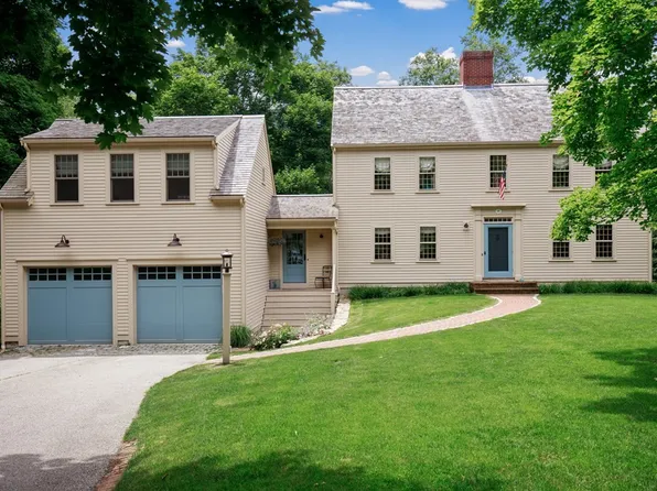 11 S Pleasant St, Hingham, MA 02043