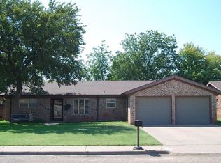 2026 Longhorn Dr, Levelland, TX 79336