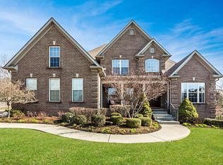 2217 Barnwell Ln, Lexington, KY 40513