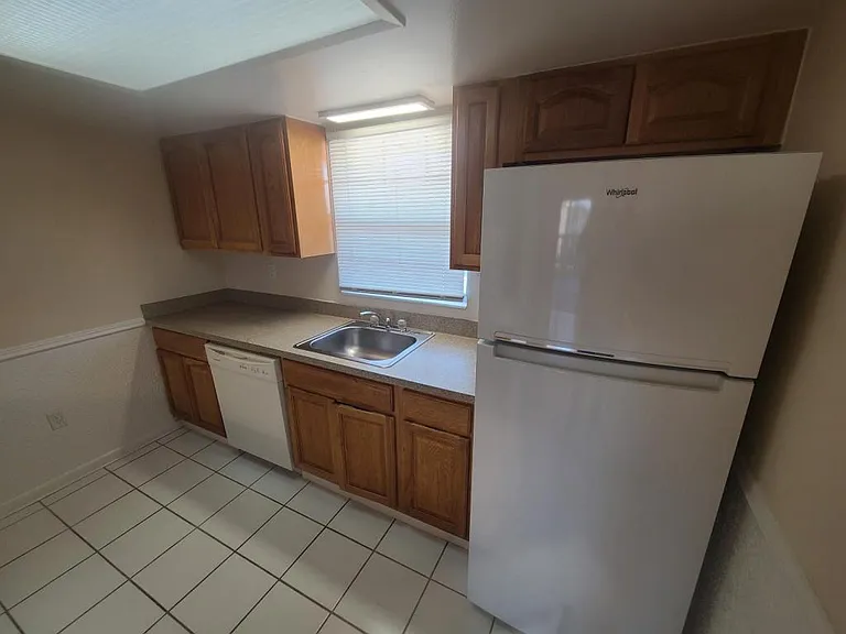 254 Ulster Ln — Photo 7