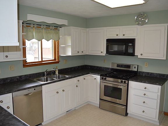 2nd image of 91 Helen St