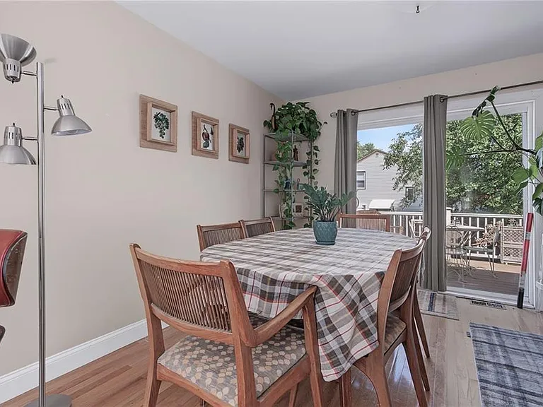 45 Oakwood Ave — Photo 12