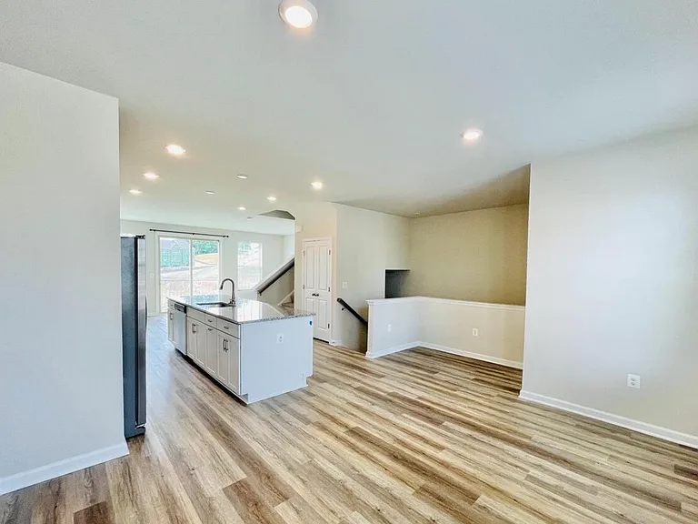 Whitson Woods Pl — Photo 4