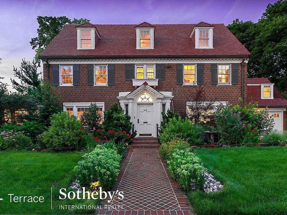 149 Slocum Cres Forest Hills Gardens Ny 11375 Zillow