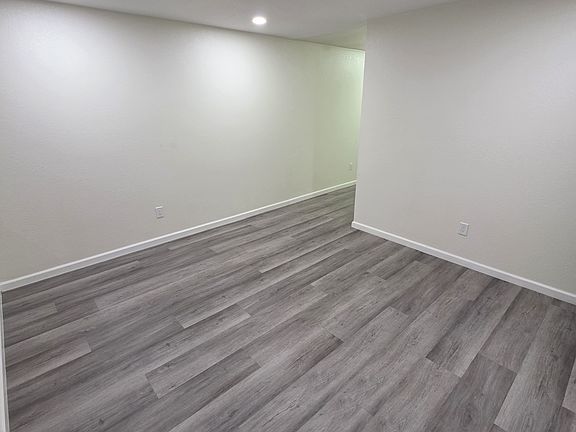3rd image of 530 Mary Ave #B