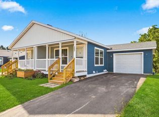 253 Panther Dr, Ellsworth, WI 54011