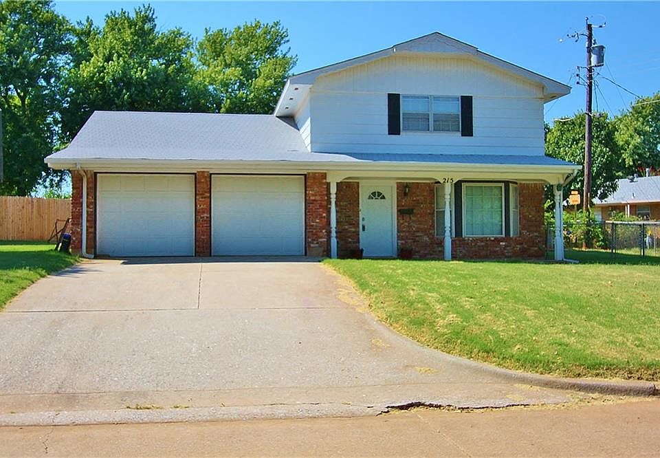 1st image of 215 E Willow Pl