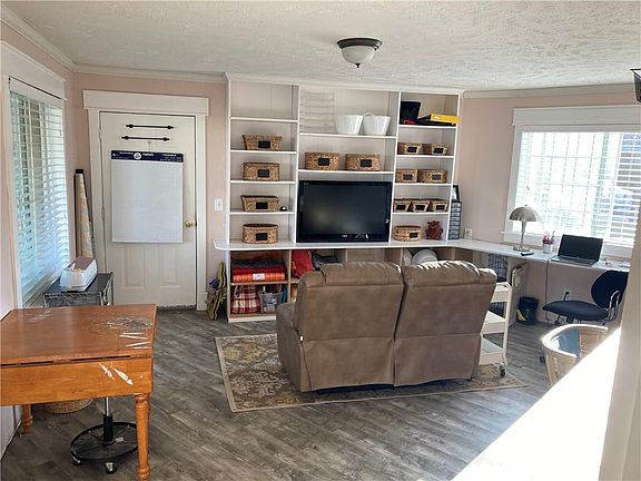 4th image of 724 Fern Dr